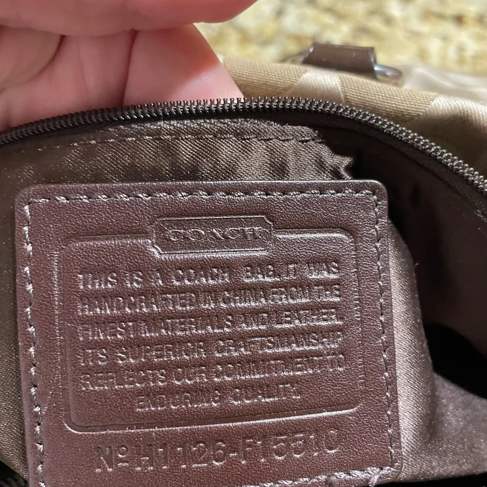 Like new Authentic Coach - Picture 6 of 9